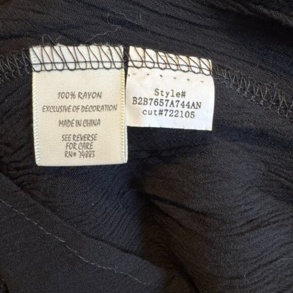 NWT GORGEOUS BLACK TOP w/LACE DETAIL  XSMALL     #D - Picture 7 of 10